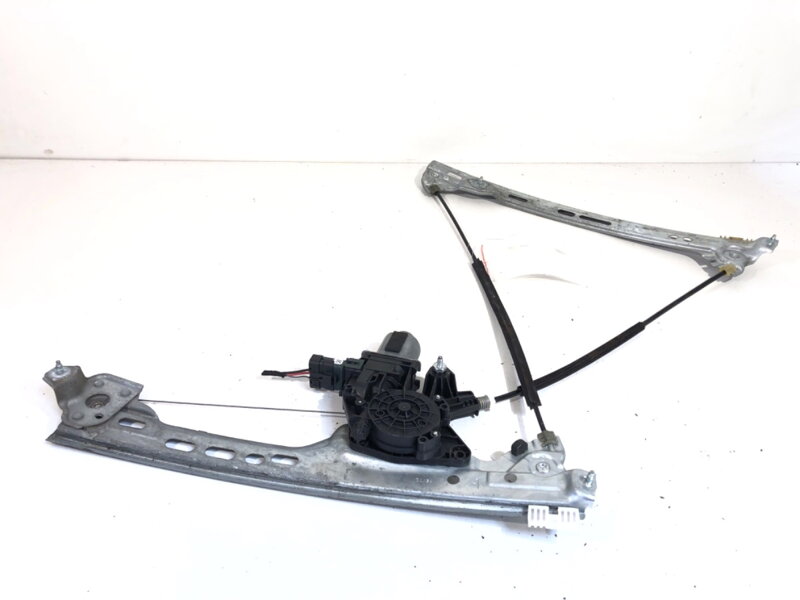 Stahovačka okna levá přední Renault Megane IV Liftback (B9A/M/N_) 2015 - 2022 430106F0