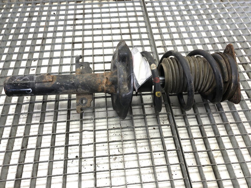 Tlumič pravý přední S pružinou Renault Megane IV Liftback (B9A/M/N_) 2015 - 2022 543025005R