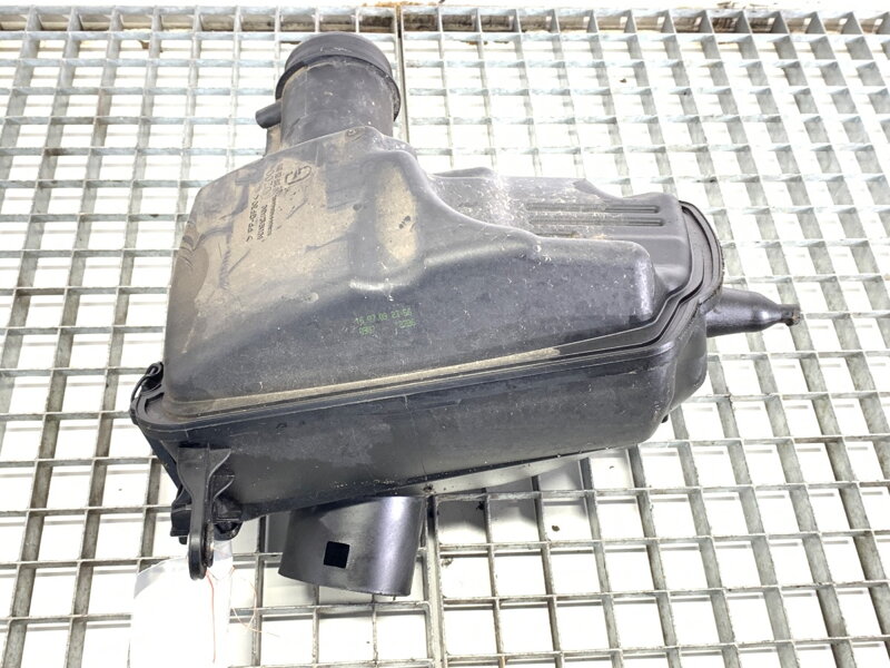 Kryt filtru vzduchu Nissan Qashqai / Qashqai + 2 I (J10, NJ10, JJ10E) 2006 - 2014 1021725S01