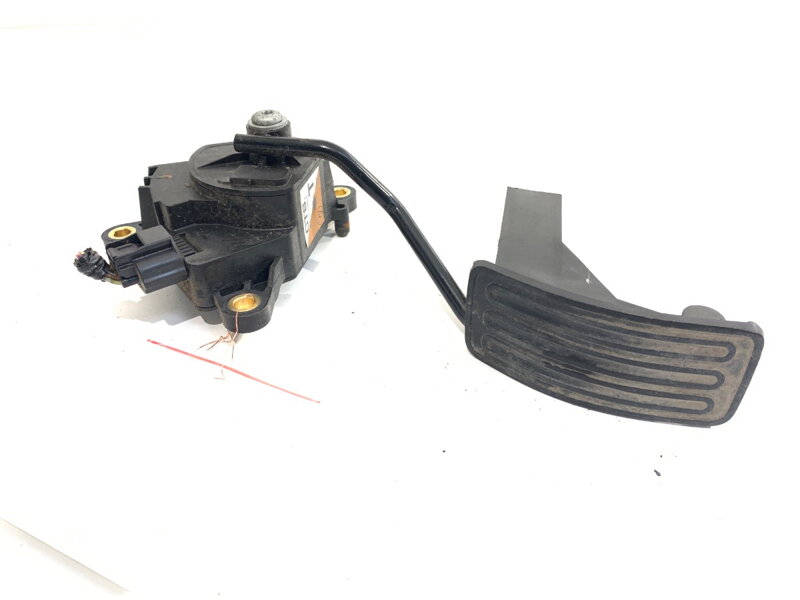 Plynový pedál Nissan Qashqai / Qashqai + 2 I (J10, NJ10, JJ10E) 2006 - 2014 2059C13347