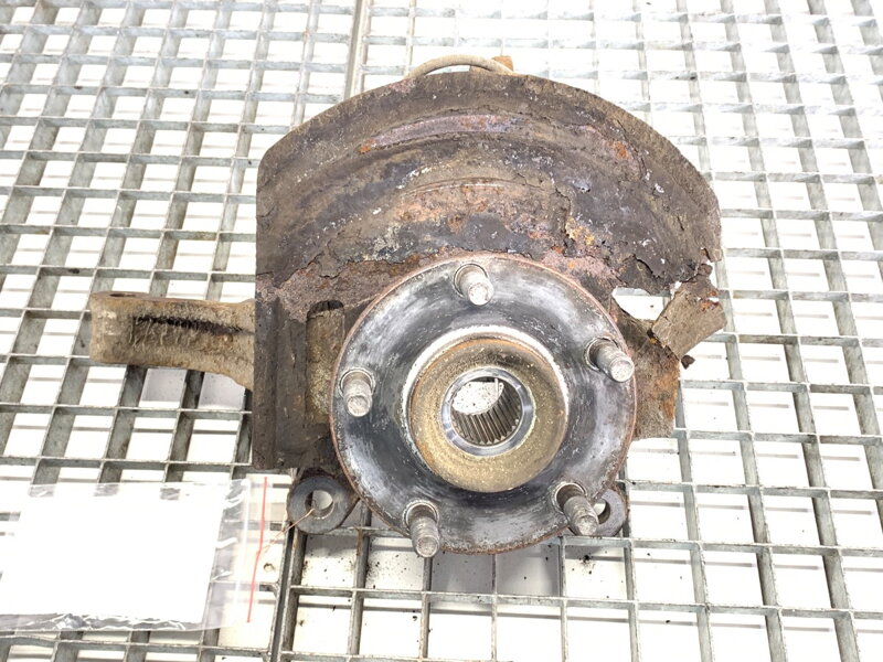 Otoč levá přední Nissan Qashqai / Qashqai + 2 I (J10, NJ10, JJ10E) 2006 - 2014