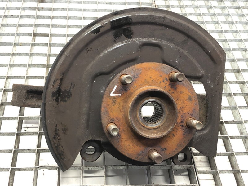 Otoč levá přední Nissan Qashqai / Qashqai + 2 I (J10, NJ10, JJ10E) 2006 - 2014
