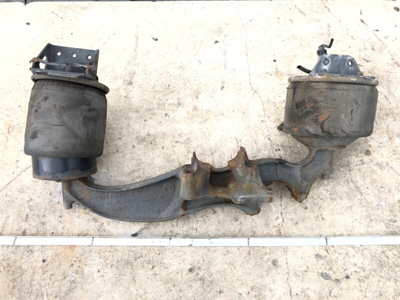 Konzole uchycení polštářů pravé DAF XF 2012 - 2022 1896602