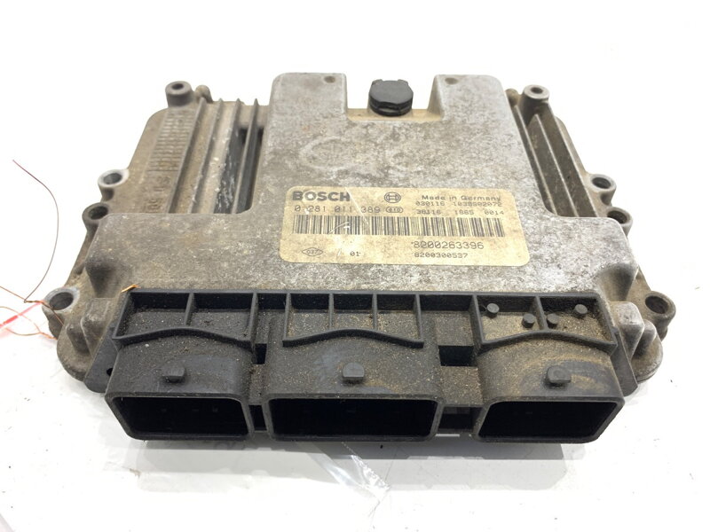 Řídicí jednotka motoru Nissan Primera (P12) 2002 - 2022 8200300537