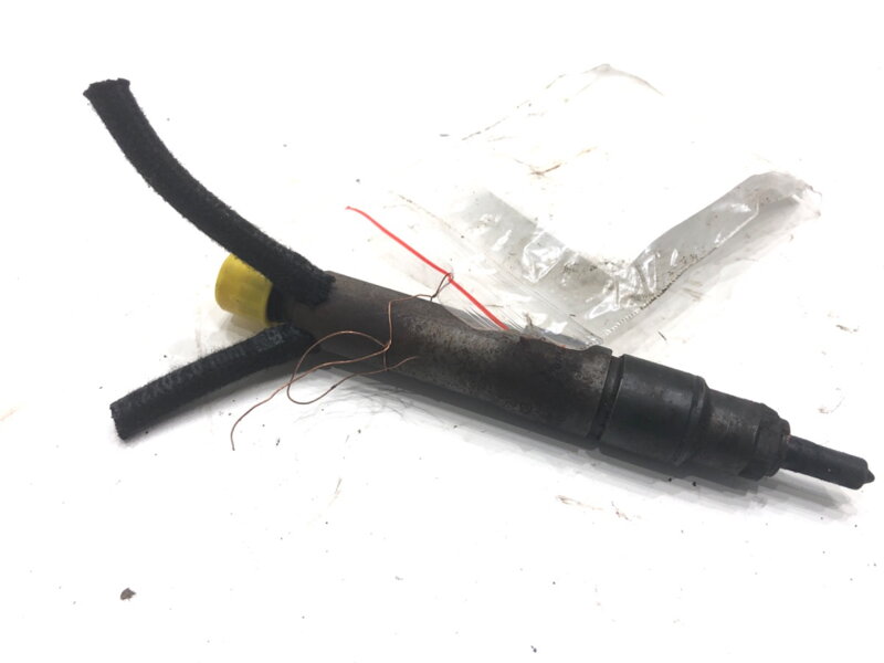 Vstřikovač VW Golf IV Variant (1J5) 1999 - 2006 028130202P