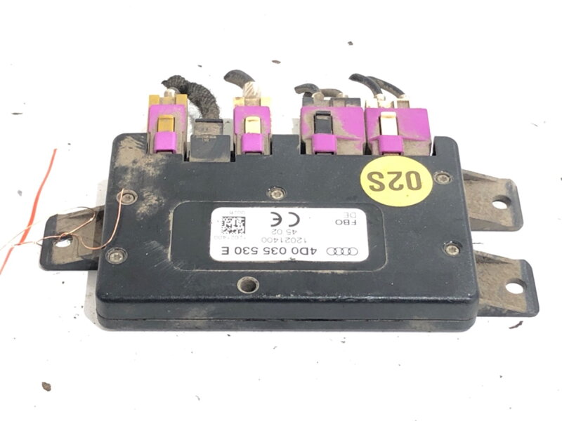 Zesilovač antény Audi A6 C6 Avant (4F5) 2004 - 2011 4D0035530E