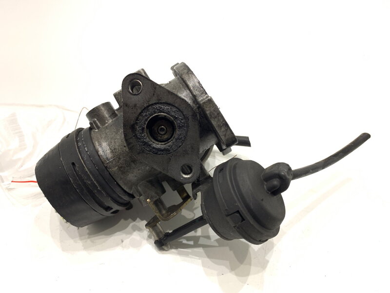 Škrticí klapka Audi A3 (8L1) 1996 - 2006 038131501E