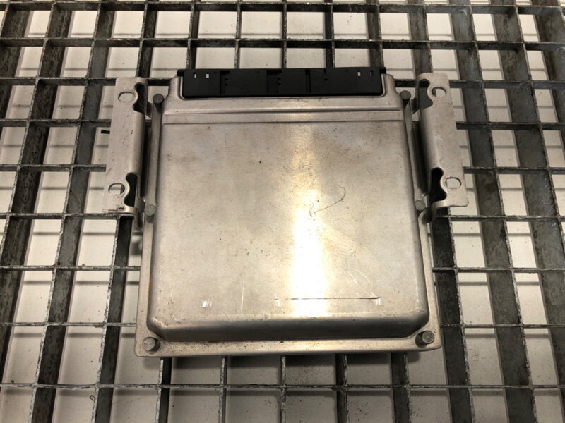 Řídicí jednotka motoru Mercedes-benz Vito Autobus (W638) 1996 - 2003 A6111536979 0281010603