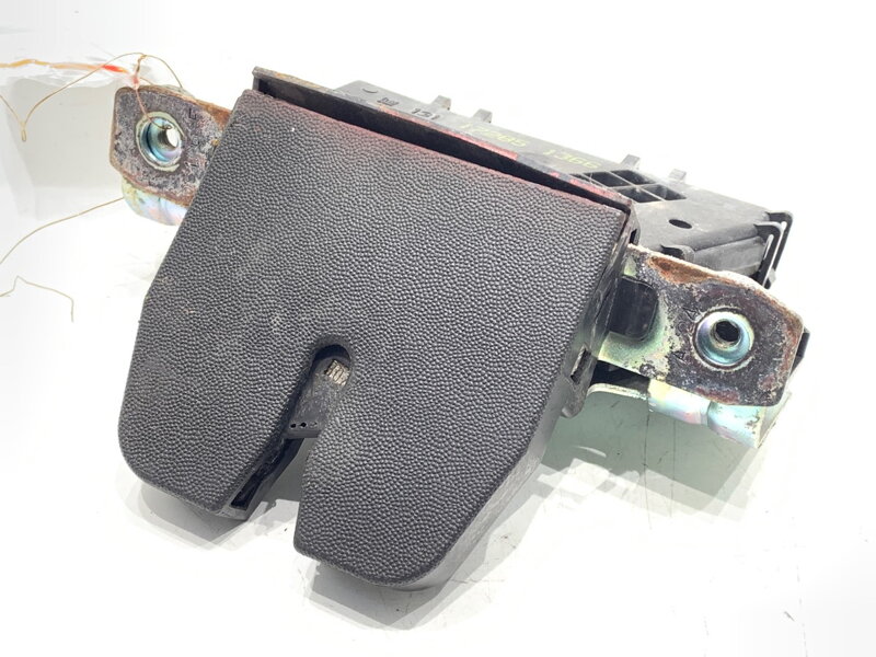 Zámek víka kufru zadní Opel Zafira / Zafira Family B (A05) 2005 - 2019