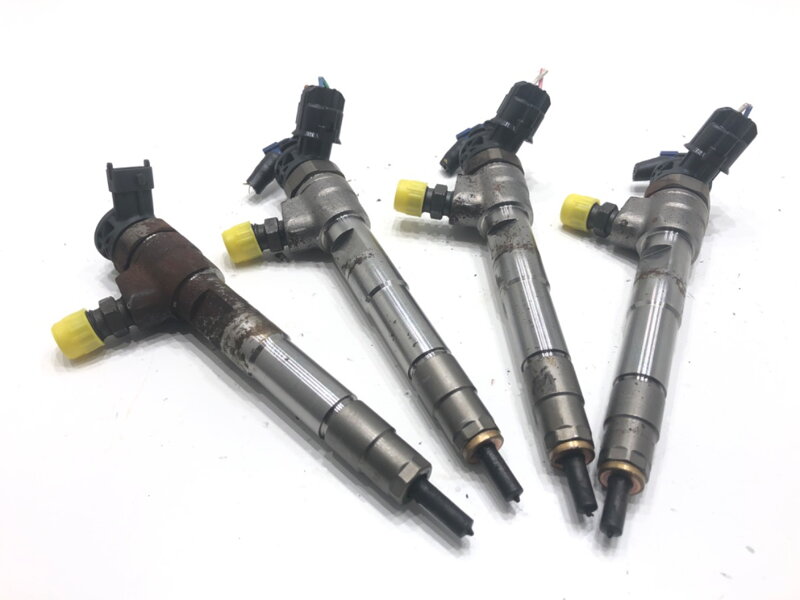 Vstřikovače sada Renault Express 2021 - 2022 0445110800