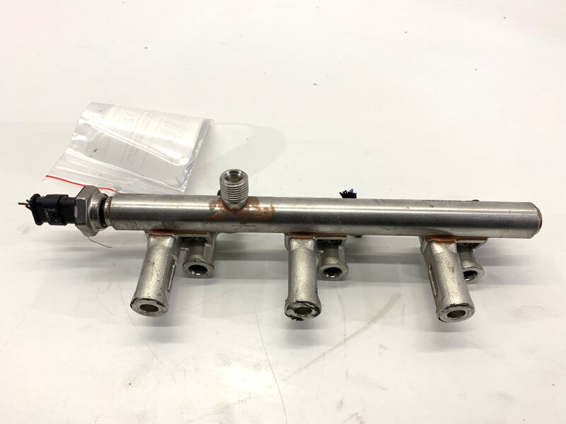 Vstřikovací rampa Opel Combo (K9) 2018 - 2022 9811353880