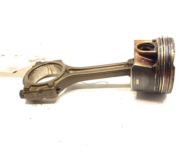 Píst S ojnicí Nissan Qashqai II SUV (J11, J11_) 2013 - 2022 HRA2