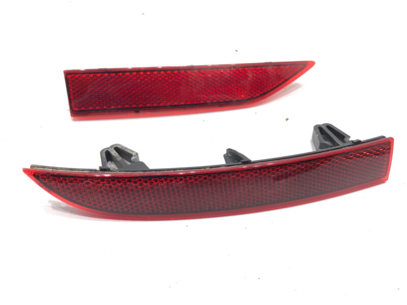 Světlo nárazníku pravé zadní odrazka Audi A4 B9 (8W2, 8WC) 2015 - 2022