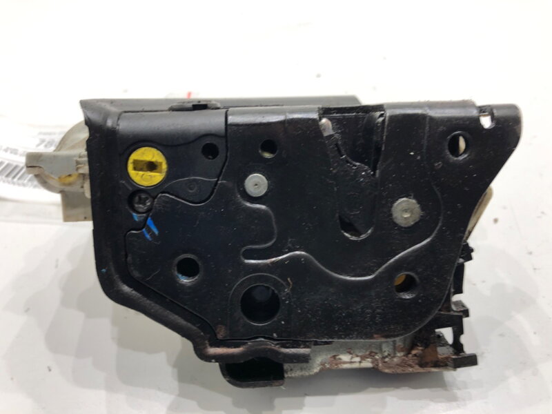 Zámek dveří levý zadní Audi Q7 (4LB) 2006 - 2016