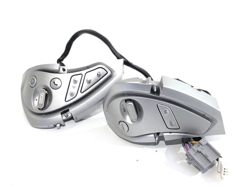 Přepínače volantu Nissan Leaf (ZE0) 2010 - 2022