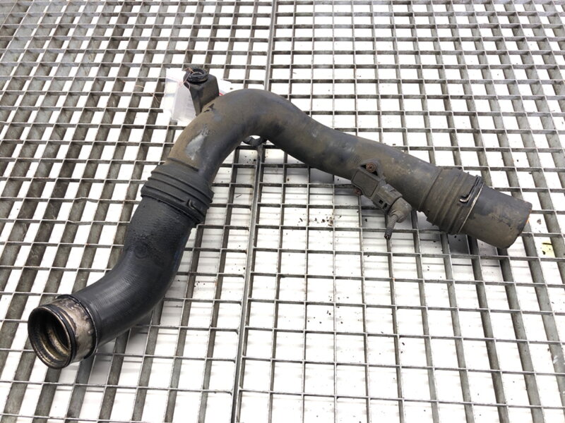 Vzduchové potrubí Audi A3 (8P1) 2003 - 2013 1K0145762L