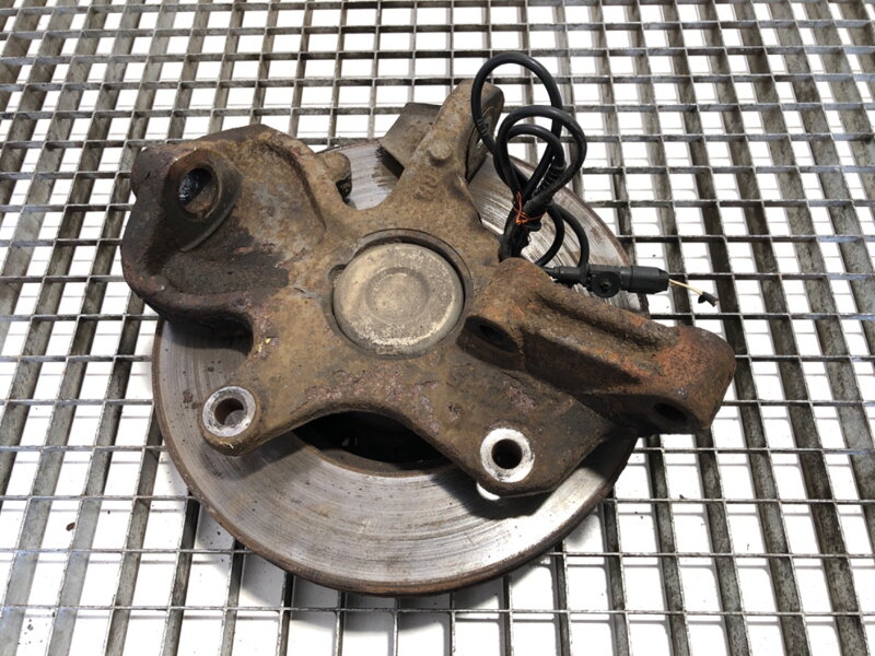 Otoč pravá přední Mercedes-benz Sprinter 3-T (B906) 2006 - 2022