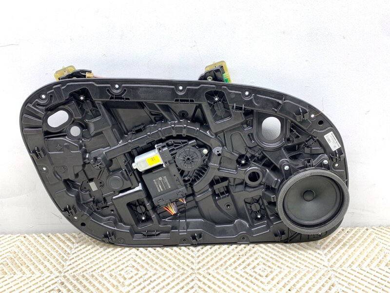 Stahovačka okna levá přední Volvo V90 II Kombi (235, 236) 2016 - 2022 31378592