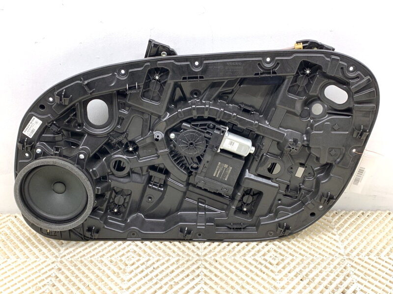 Stahovačka okna pravá přední Volvo V90 II Kombi (235, 236) 2016 - 2022 31378593