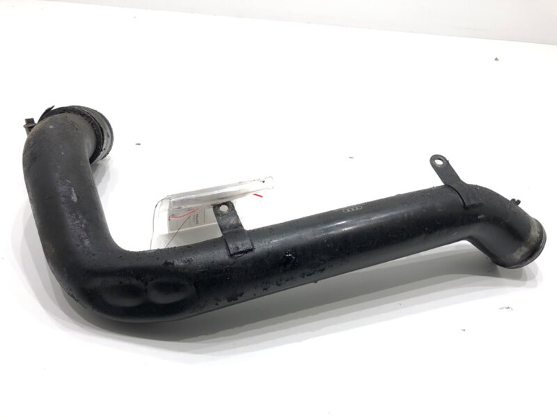 Vzduchové potrubí Audi A4 B6 (8E2) 2000 - 2005 059145731F