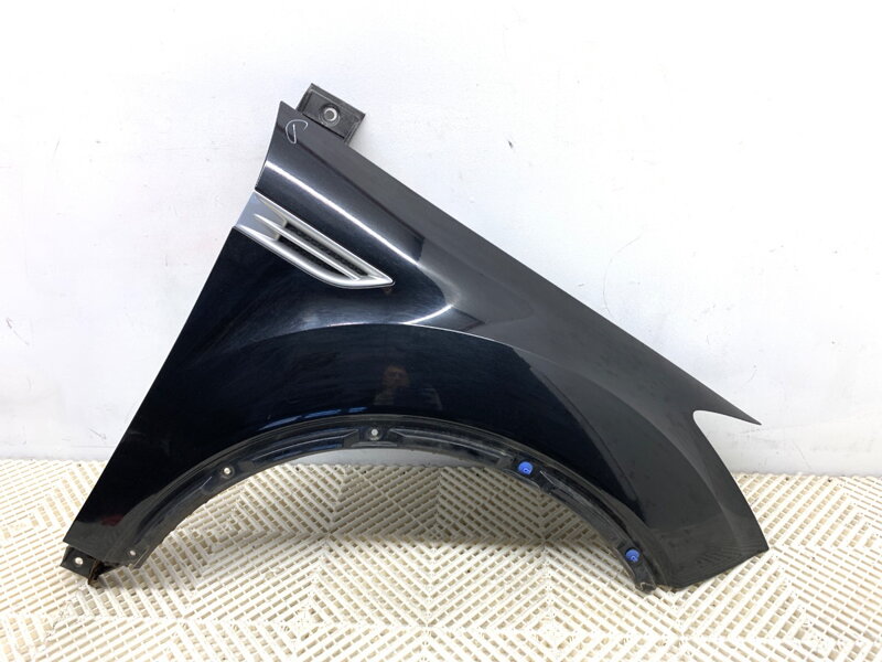 Blatník pravý přední Ford Kuga I 2008 - 2012