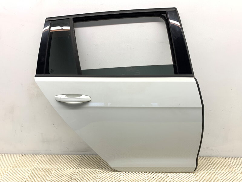 Dveře pravé zadní VW Golf VII Variant (BA5, BV5) 2013 - 2022 LC9A