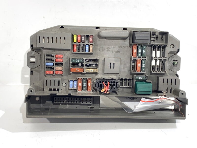 Pojistková skříňka BMW X6 (E71, E72) 2007 - 2014 6931690