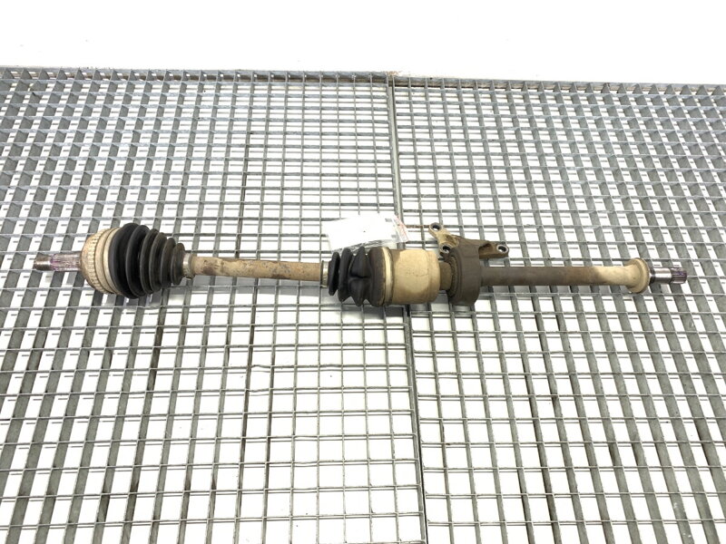 Poloosa pravá přední Honda Cr-v I (RD) 1995 - 2002