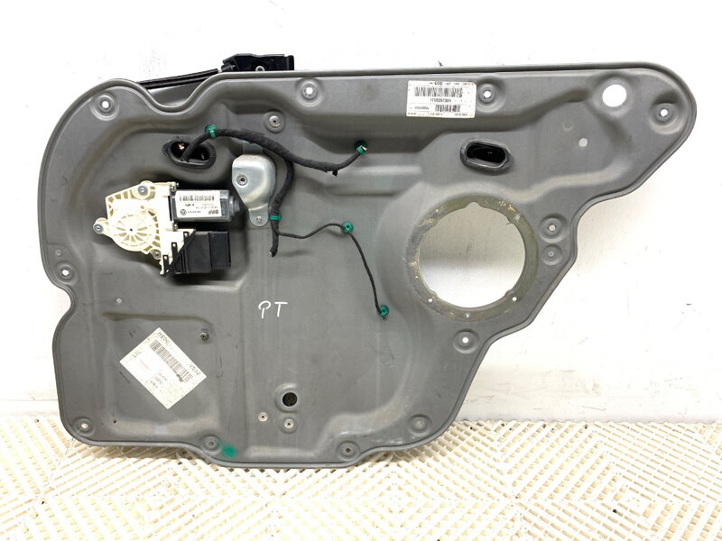 Stahovačka okna pravá zadní VW Touran (1T1, 1T2) 2003 - 2010 1T0839730H