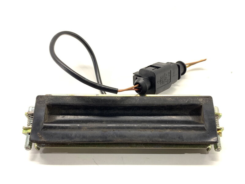 Klika víka kufru zadní VW Passat B5 . 5 Variant (3B6) 2000 - 2005 3B9827566C