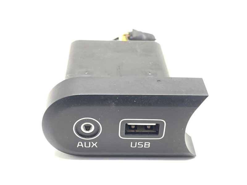 Zásuvka / uložení USB KIA CEE ' D (JD) 2012 - 2018 96120-A2200