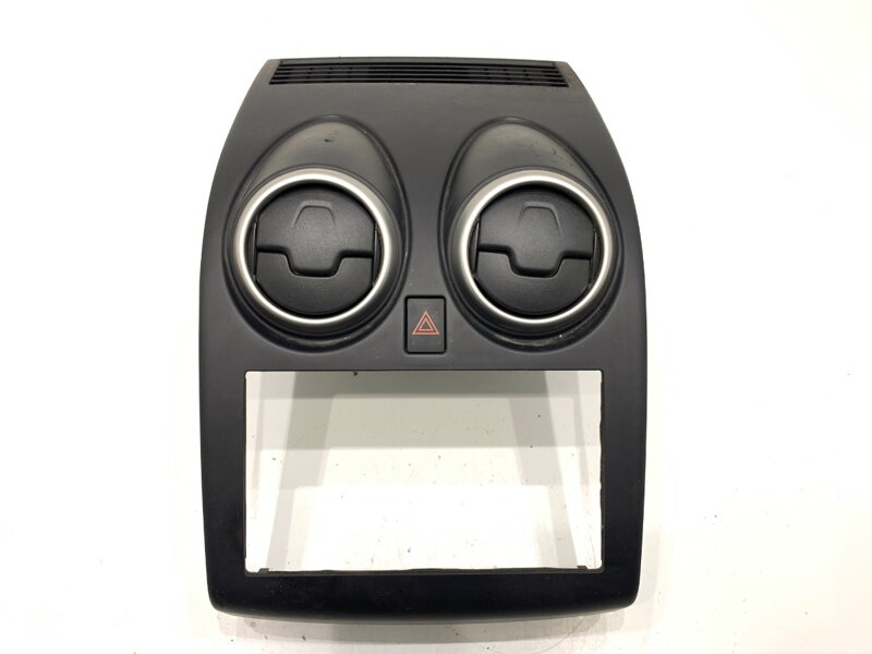 Mřížka ventilace přední Nissan Qashqai / Qashqai + 2 I (J10, NJ10, JJ10E) 2006 - 2014