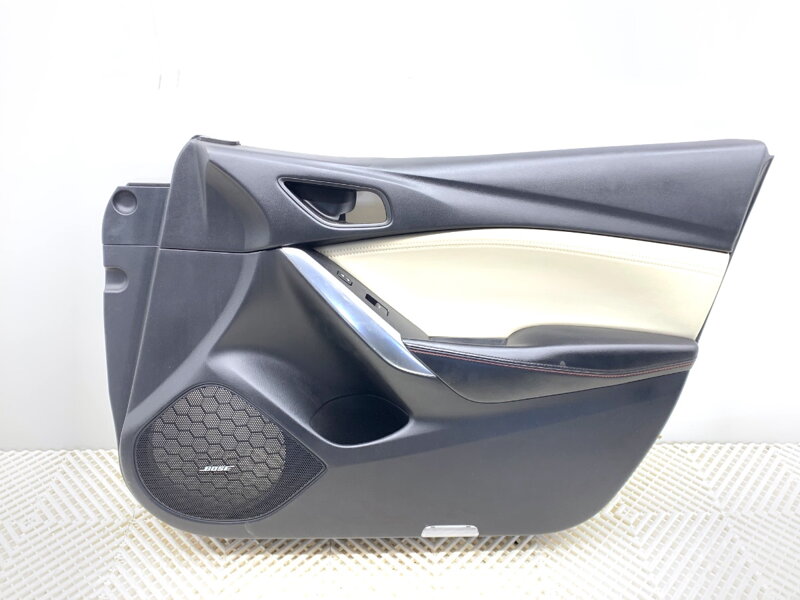 Tapecírung dveří pravý přední Mazda 6 Sedan (GJ, GL) 2012 - 2022