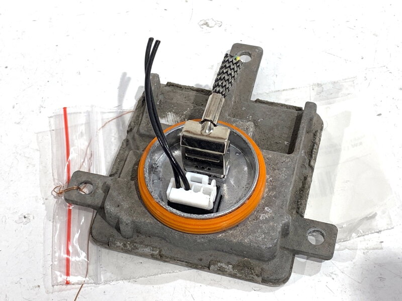 Řídicí jednotka xenon Jaguar XF II (X260) 2015 - 2022 1036060061