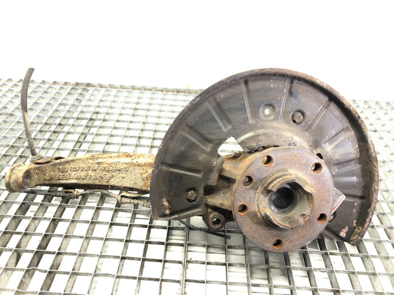 Otoč levá přední VW Touareg (7LA, 7L6, 7L7) 2002 - 2013