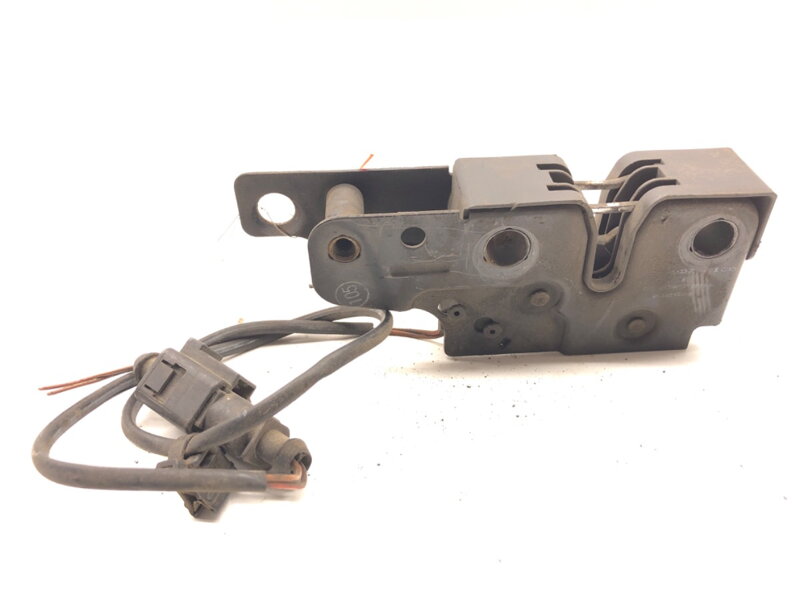 Zámek kapoty přední Audi A3 (8P1) 2003 - 2013 8P0823509D