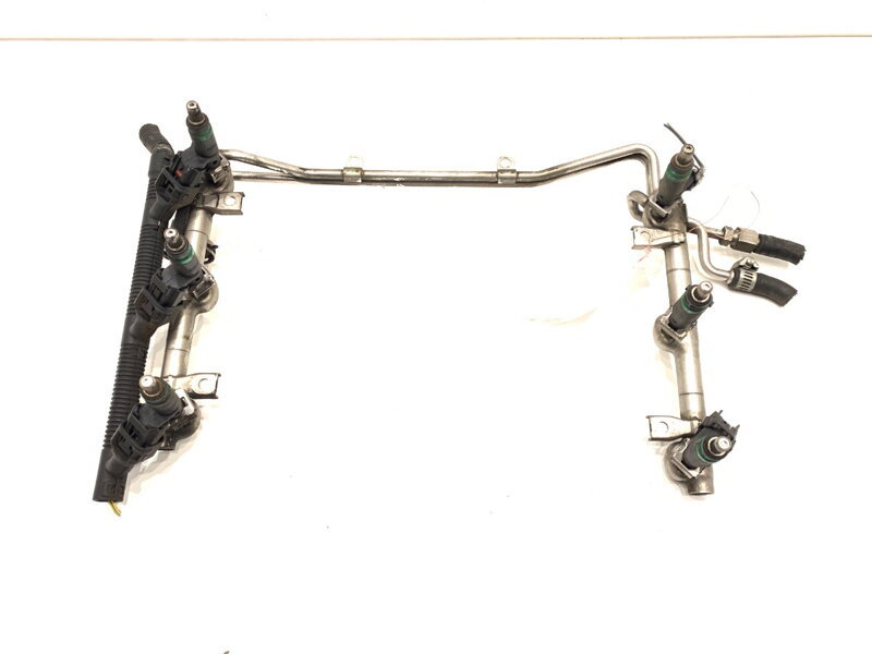 Vstřikovací rampa Audi A6 C5 (4B2) 1997 - 2005 06C133551